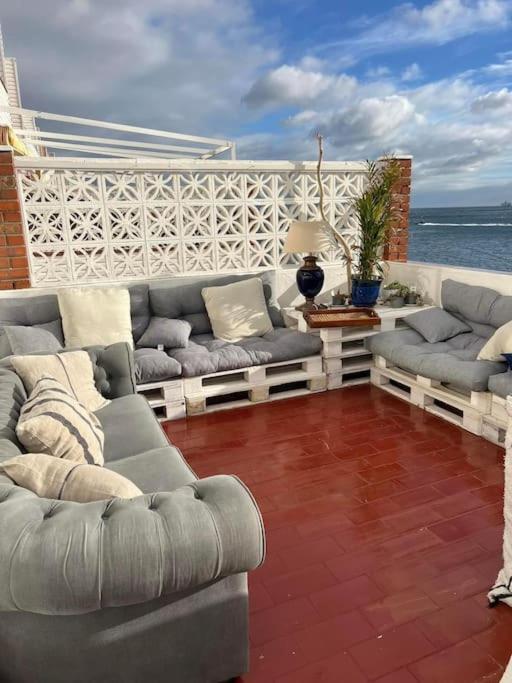 Beach Front Apartment Cebelitarık Dış mekan fotoğraf